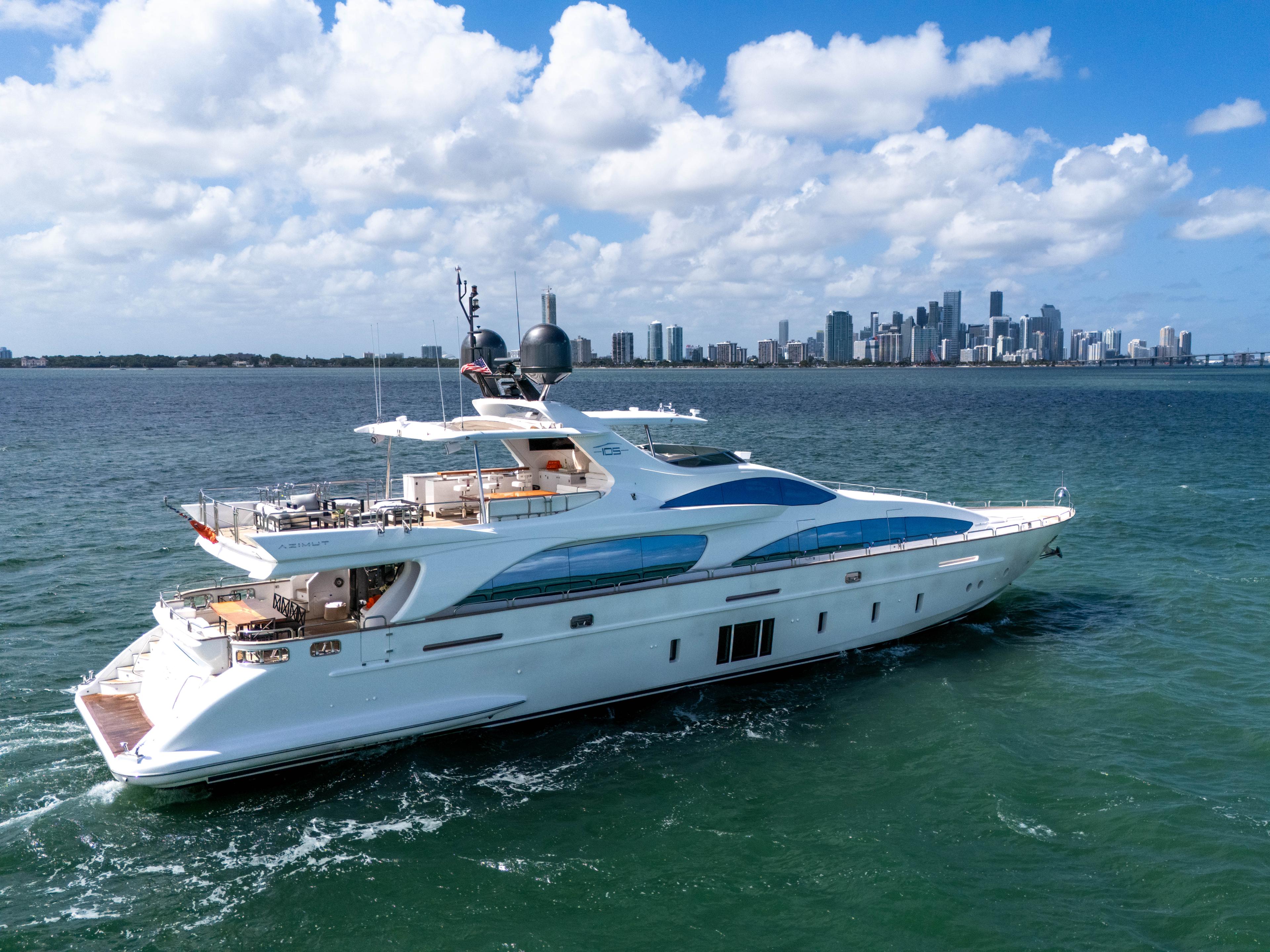 105 Feet Azimut