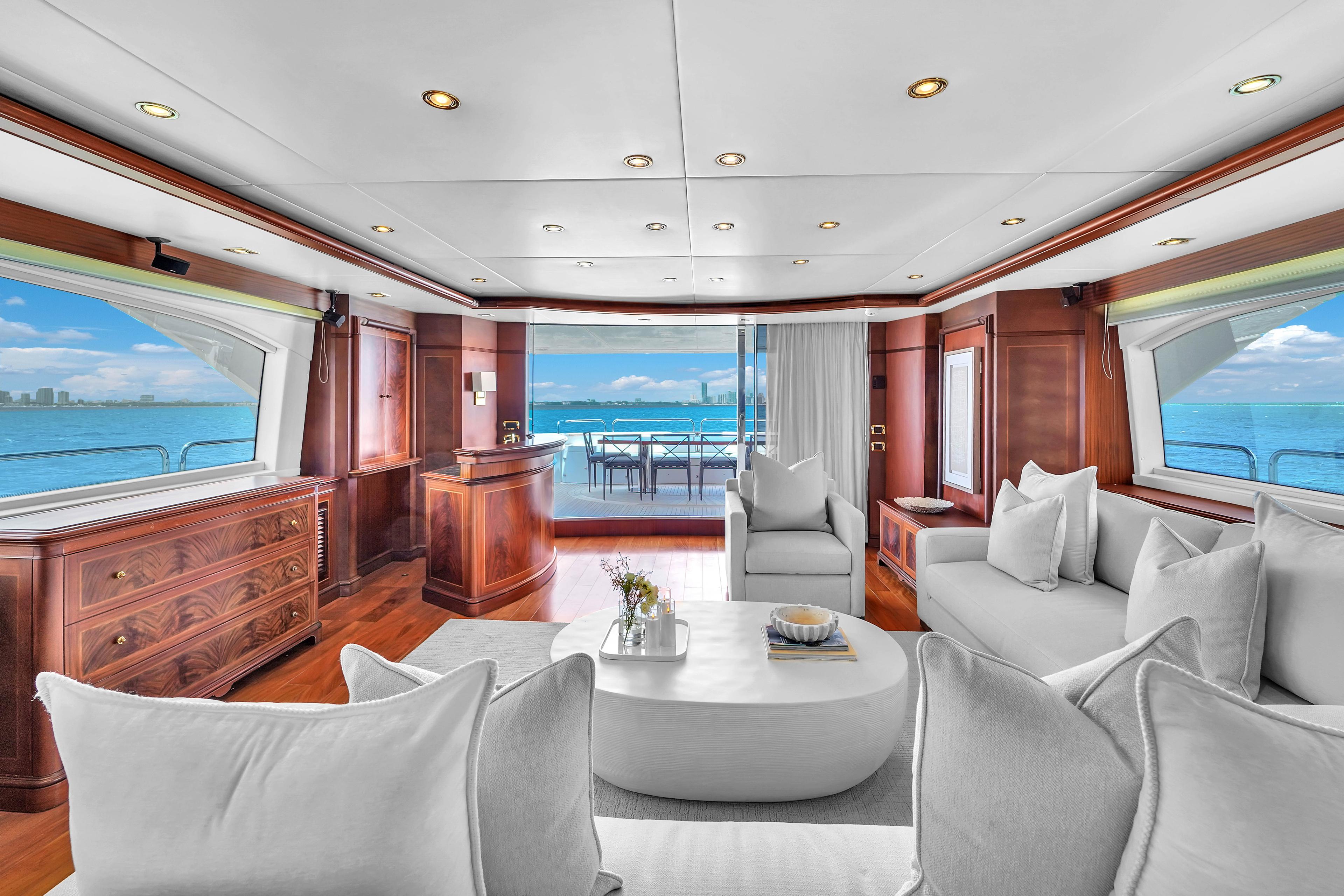 105 Feet Azimut