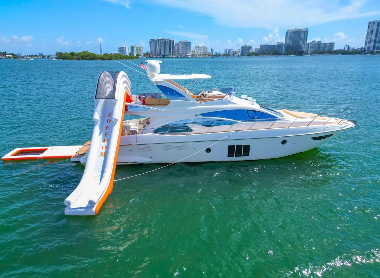 65 Feet Azimut 2018
