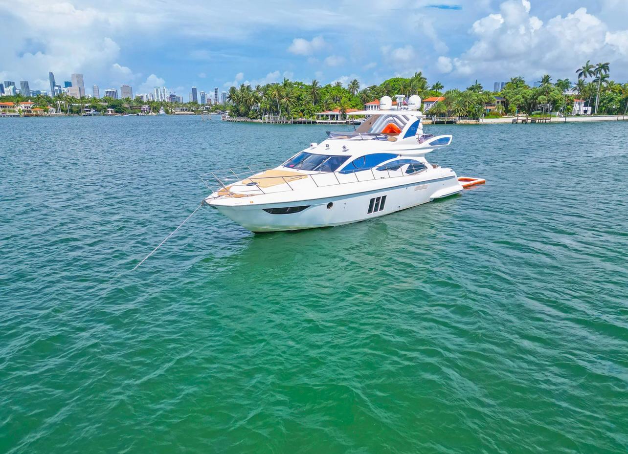 65 Feet Azimut 2018