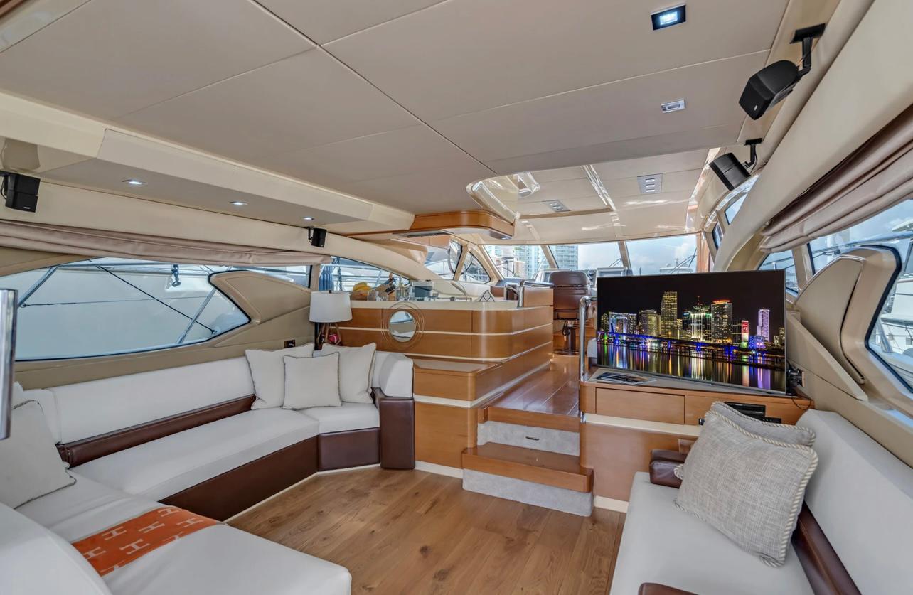65 Feet Azimut 2018