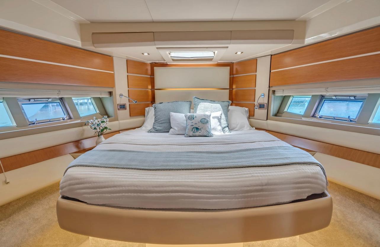 65 Feet Azimut 2018