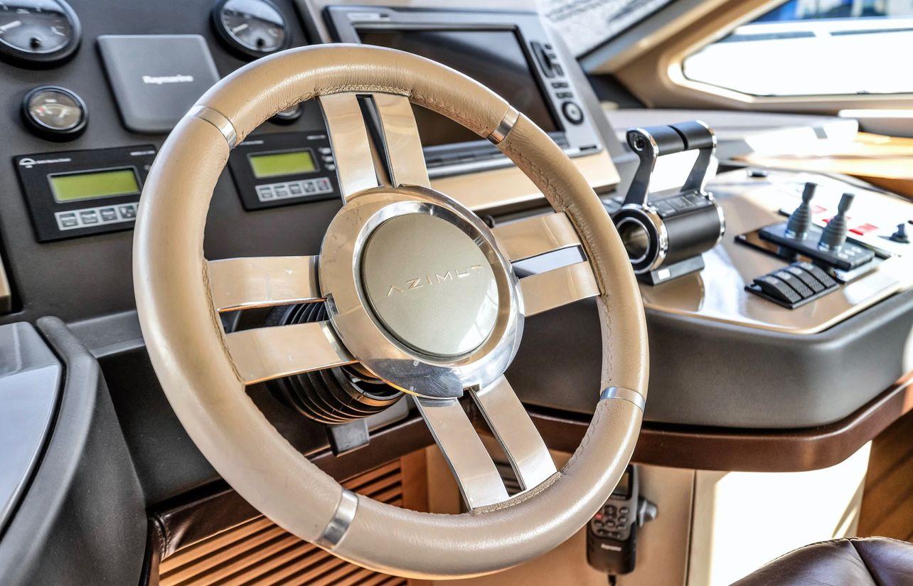 65 Feet Azimut 2018