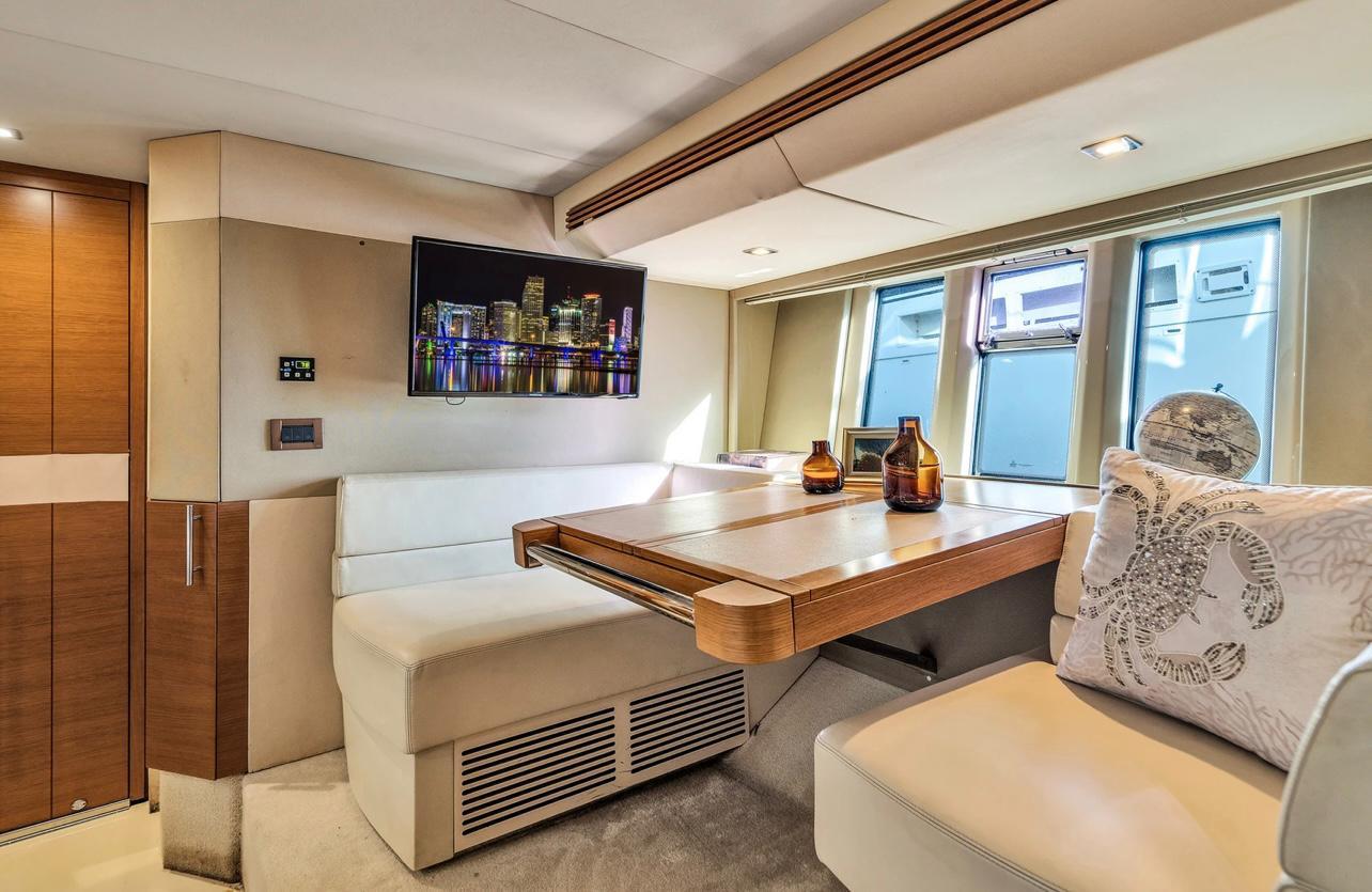 65 Feet Azimut 2018