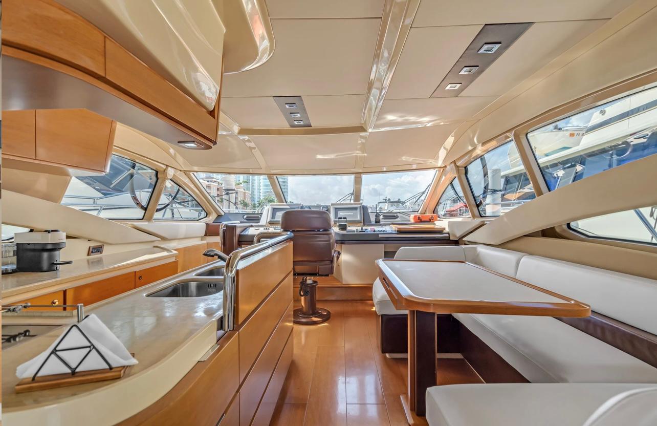 65 Feet Azimut 2018