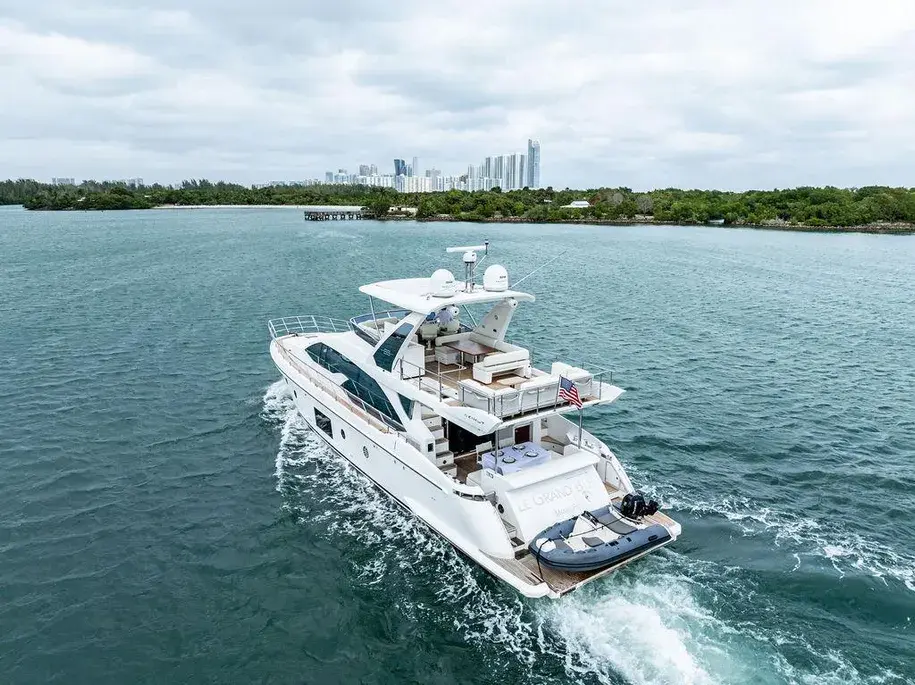 70 Feet Azimut 2016