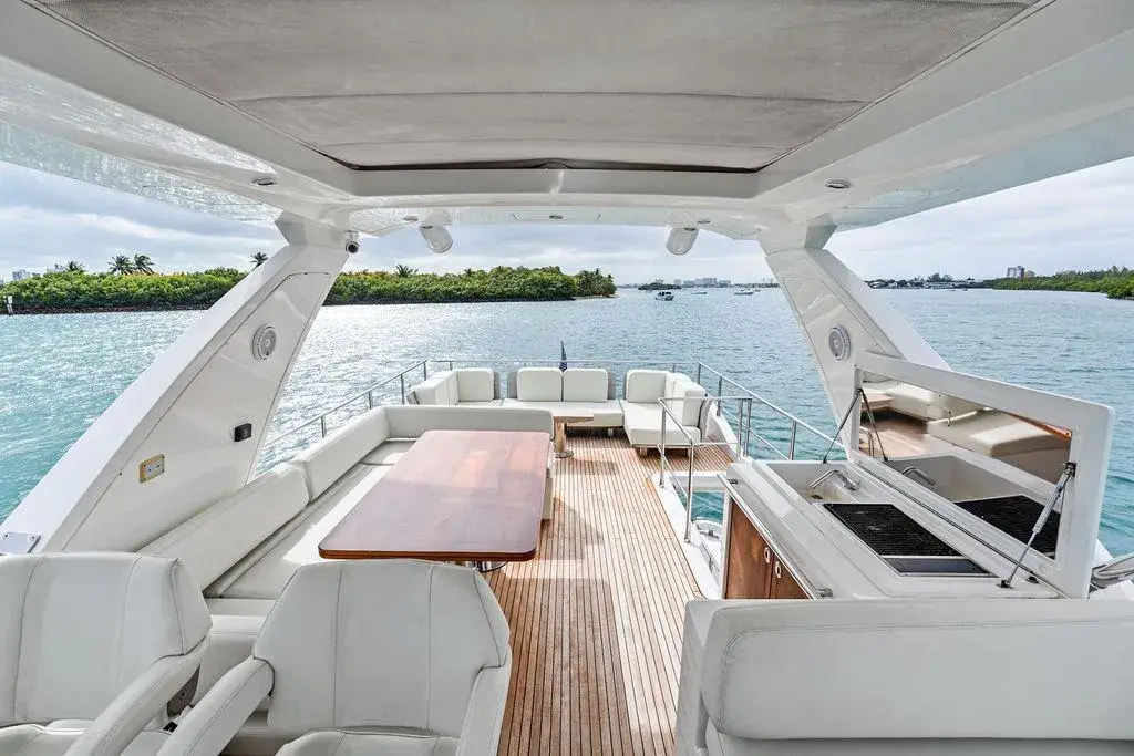 70 Feet Azimut 2016